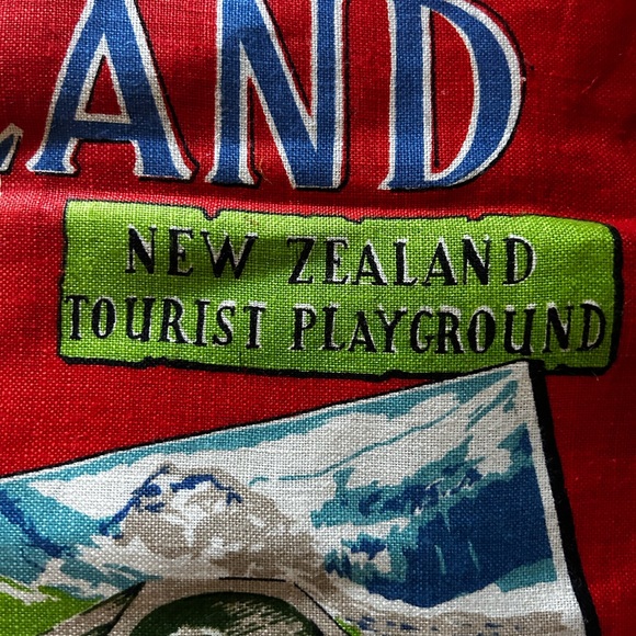 New Zealand Tourist tapestry - Picture 5 of 5
